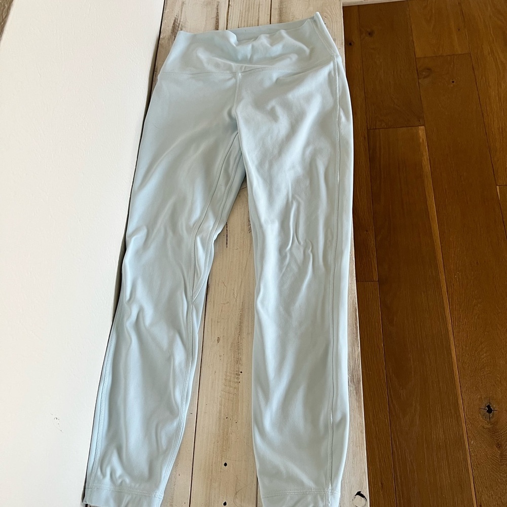 luluLemon High Rise Align light blue size 6 25 inch leggings only worn one time.
